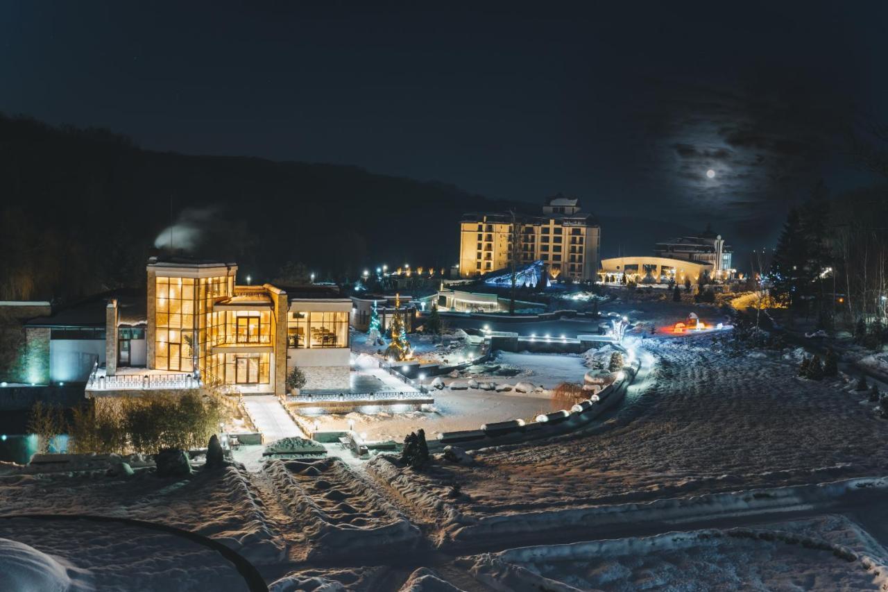 Hotel Irys By Derenivska Kupil Nyzhne Solotvyno Exterior photo